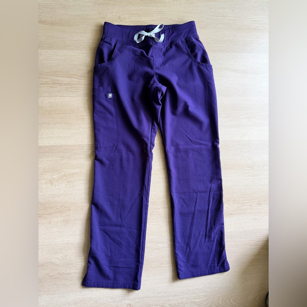 Women's Figs purple kade cargo scrub pants XS regular length